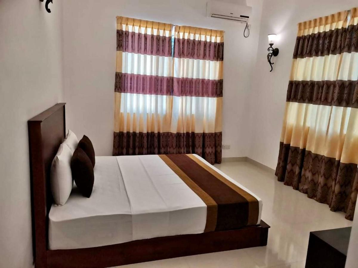 Aradhana Airport Transit Hotel Katunayaka Kültér fotó