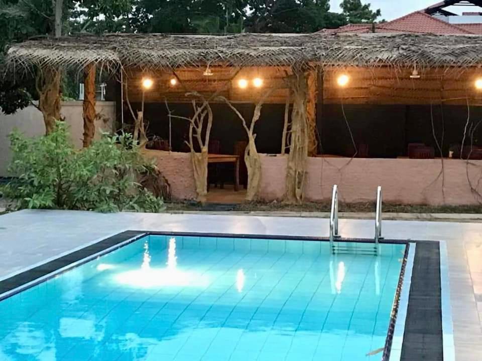 Aradhana Airport Transit Hotel Katunayaka Kültér fotó