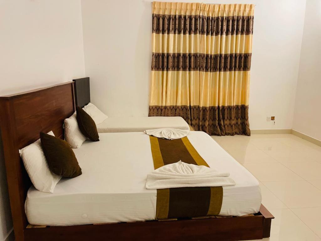 Aradhana Airport Transit Hotel Katunayaka Kültér fotó