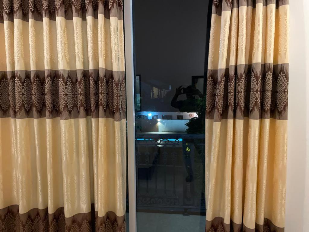 Aradhana Airport Transit Hotel Katunayaka Kültér fotó