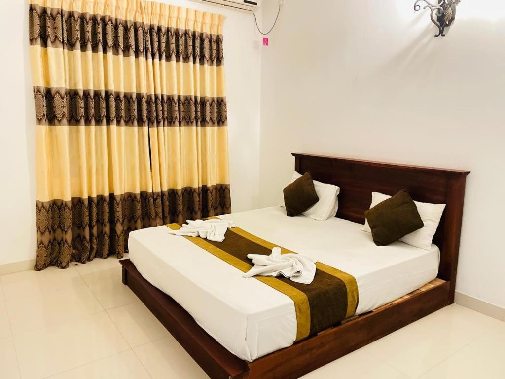 Aradhana Airport Transit Hotel Katunayaka Kültér fotó